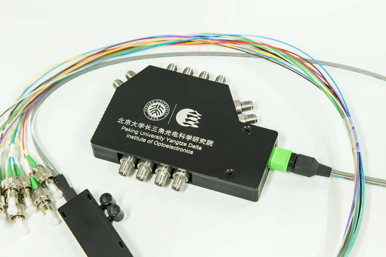 200 Gbps硅基光收发模块 - 2023展位号:4C90 - CIOE中国光博会